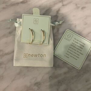 eNewton Elegant Gold Hoop Earrings